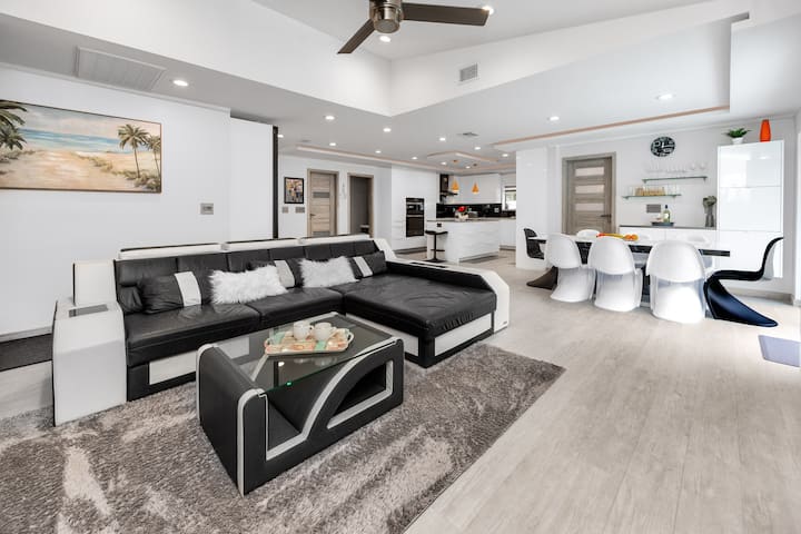 4br Family Home•heated Pool•game Room•near Beaches - Palm Harbor, FL