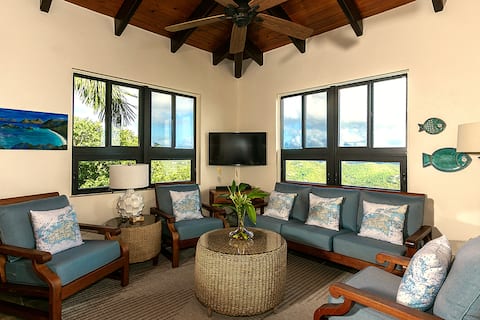 Top performing Airbnb: Panoramic Ocean views and off Grid in Coral Bay