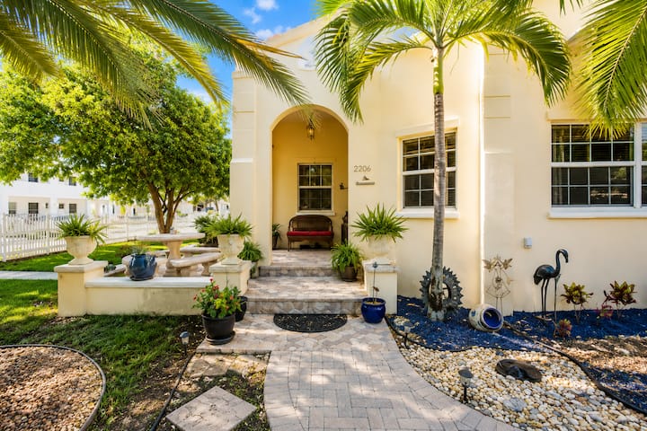 Spacious Hollywood Retreat Near Beach & Airport - Hollywood, FL