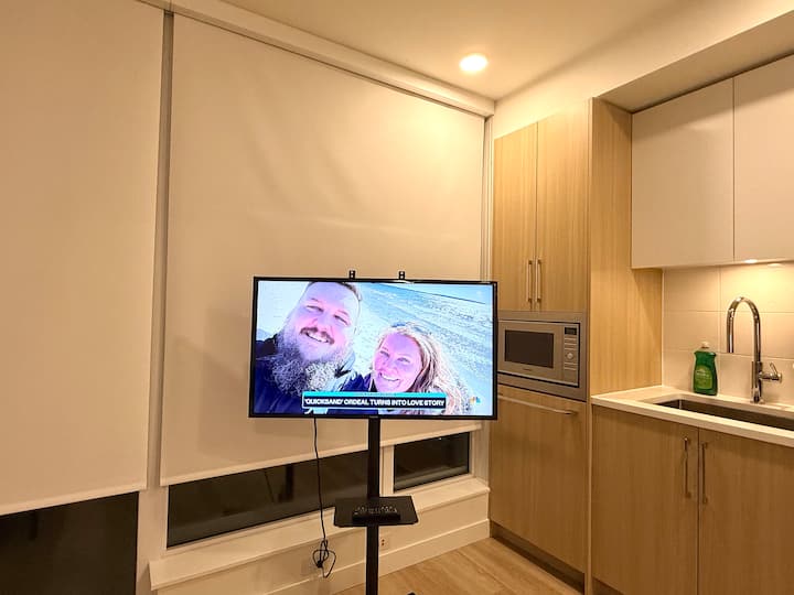 5-star Studio Surrey Kg Skytrain A/c & Gym - Surrey