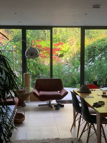Garden House – spacious calm fun light & gorgeous
