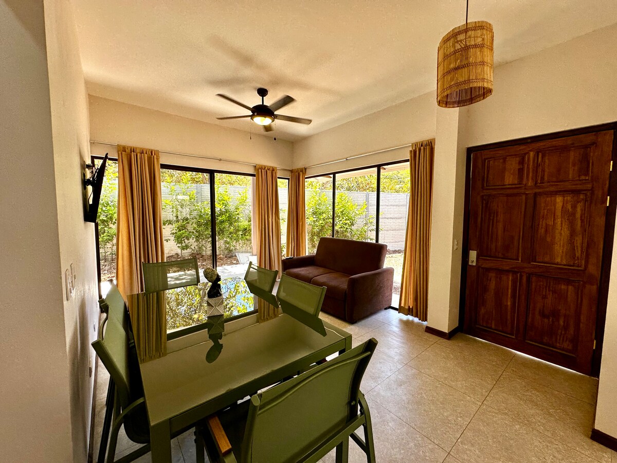 15 Min to Playa Tamarindo • Cozy & Peaceful Stay