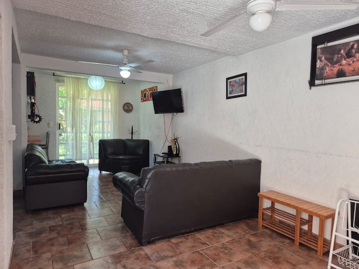 La Casa Colorada Para 9 - Ixtapa Zihuatanejo