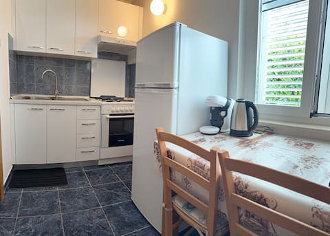 Top Airbnb: www.apartmani-karin.com Apartment No. 2 in Vrh