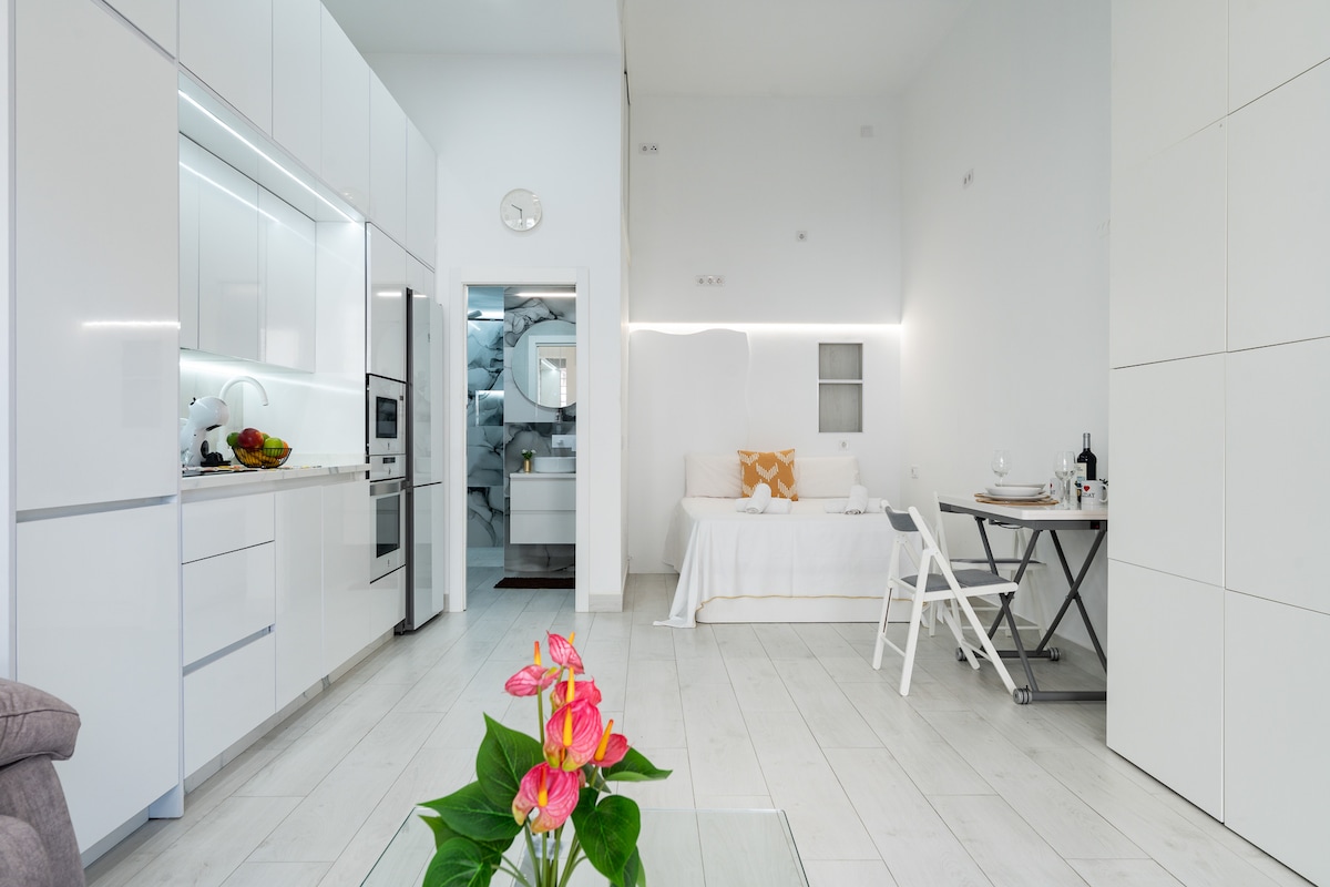 Top Airbnb: MalagaSuite CozyNest Malaga in Los Corazones