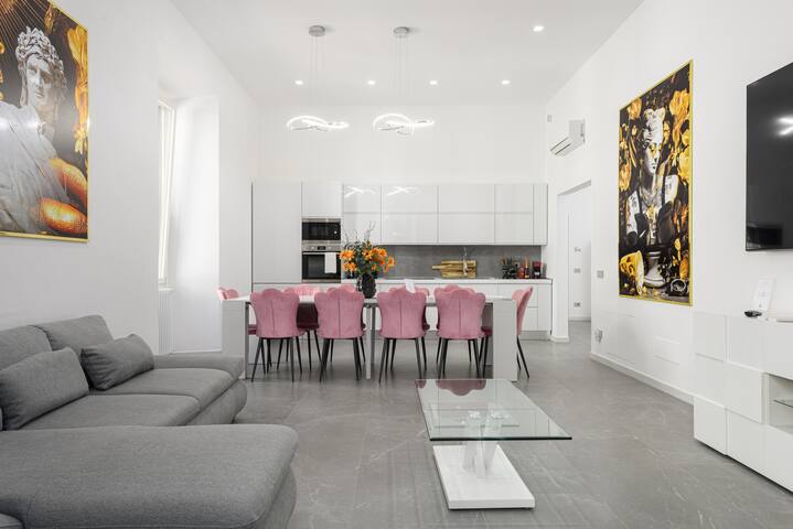 Borghese Palace Luxury Apartment gallery image 3