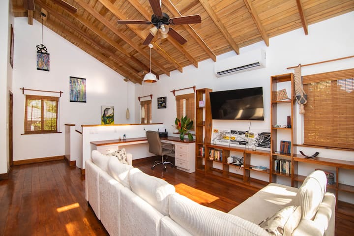Puerta Amarilla - House With Pool - West Bay