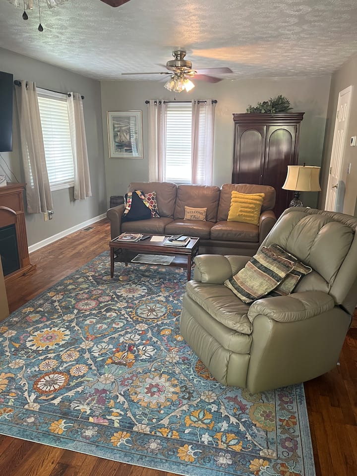 Stone Mountain Retreat Llc - Smithers, WV