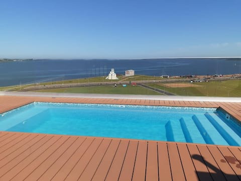Apartment with a view of the waterfront and parking