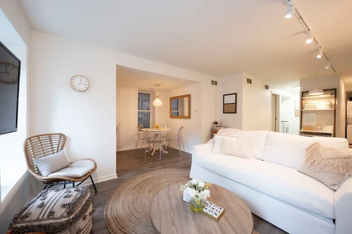 Gorgeous 1br In Heart Of Trendy Bucktown (Chicago) - Goose Island, Chicago, IL, USA