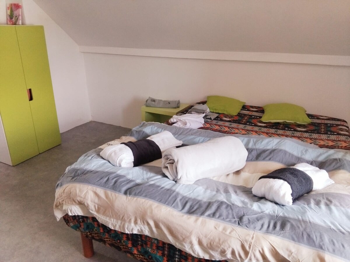 2. kat: 2 spavaće sobe sa zasebnom kupaonicom 