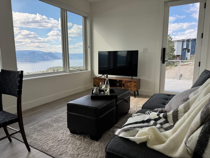 Above The Vines

Views & Vines The Perfect Escape - Naramata