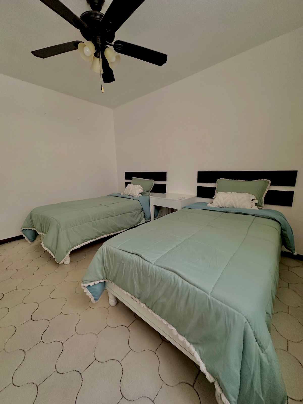 غرفة النوم 2