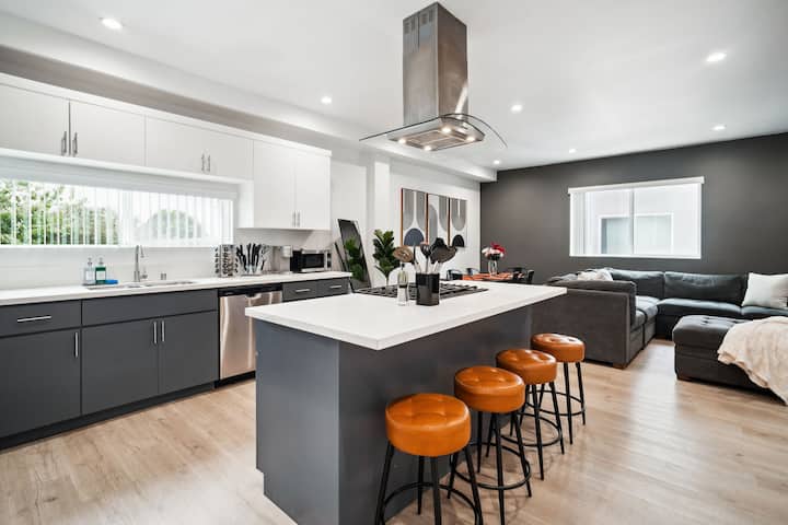 Comfortable 4br/3bth La Home: Dtla, Usc, Crypto - South Gate, CA