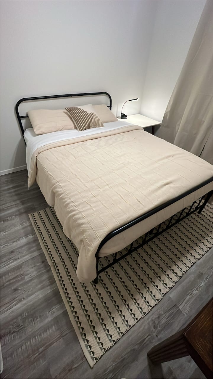 საძინებელი 1