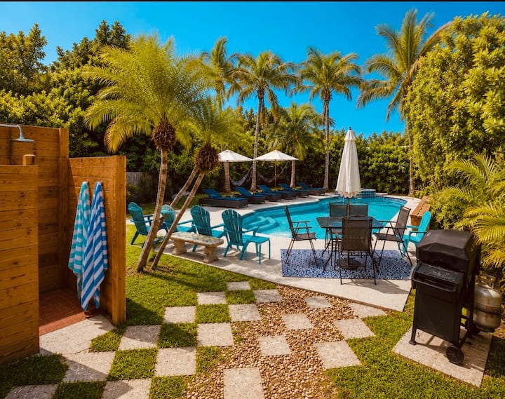 Pool/Spa/Walk2Beach/OutdoorShower/Bikes/Gril/16ppl