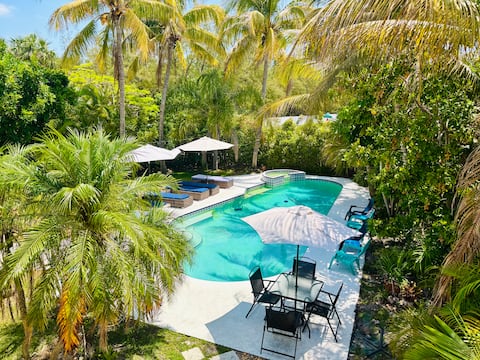 Heated PoolSpa/Walk2 Beach&Pickleball/Bike/Sleep16