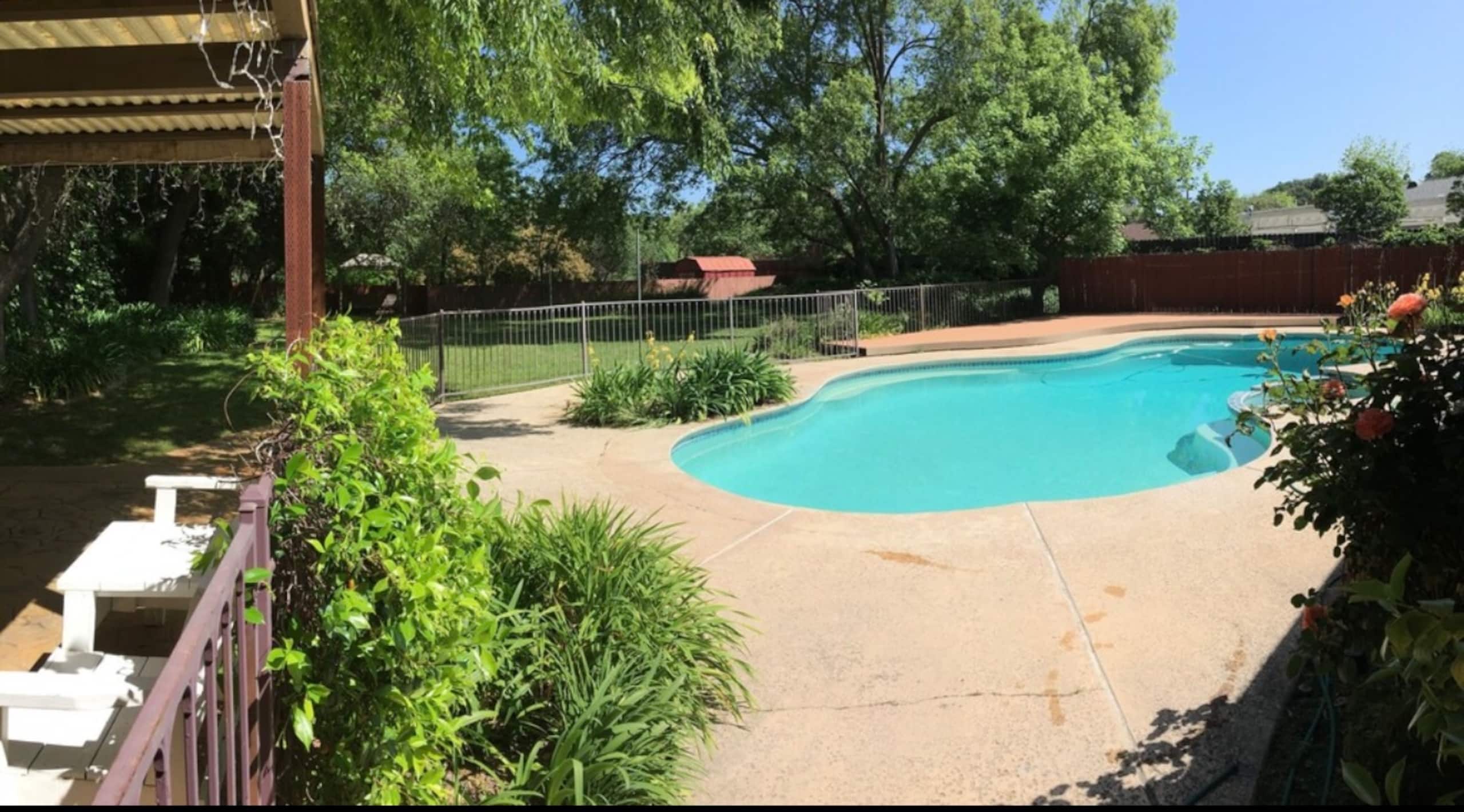 Ranch home with pool, creek & wildlife views - Photo 15