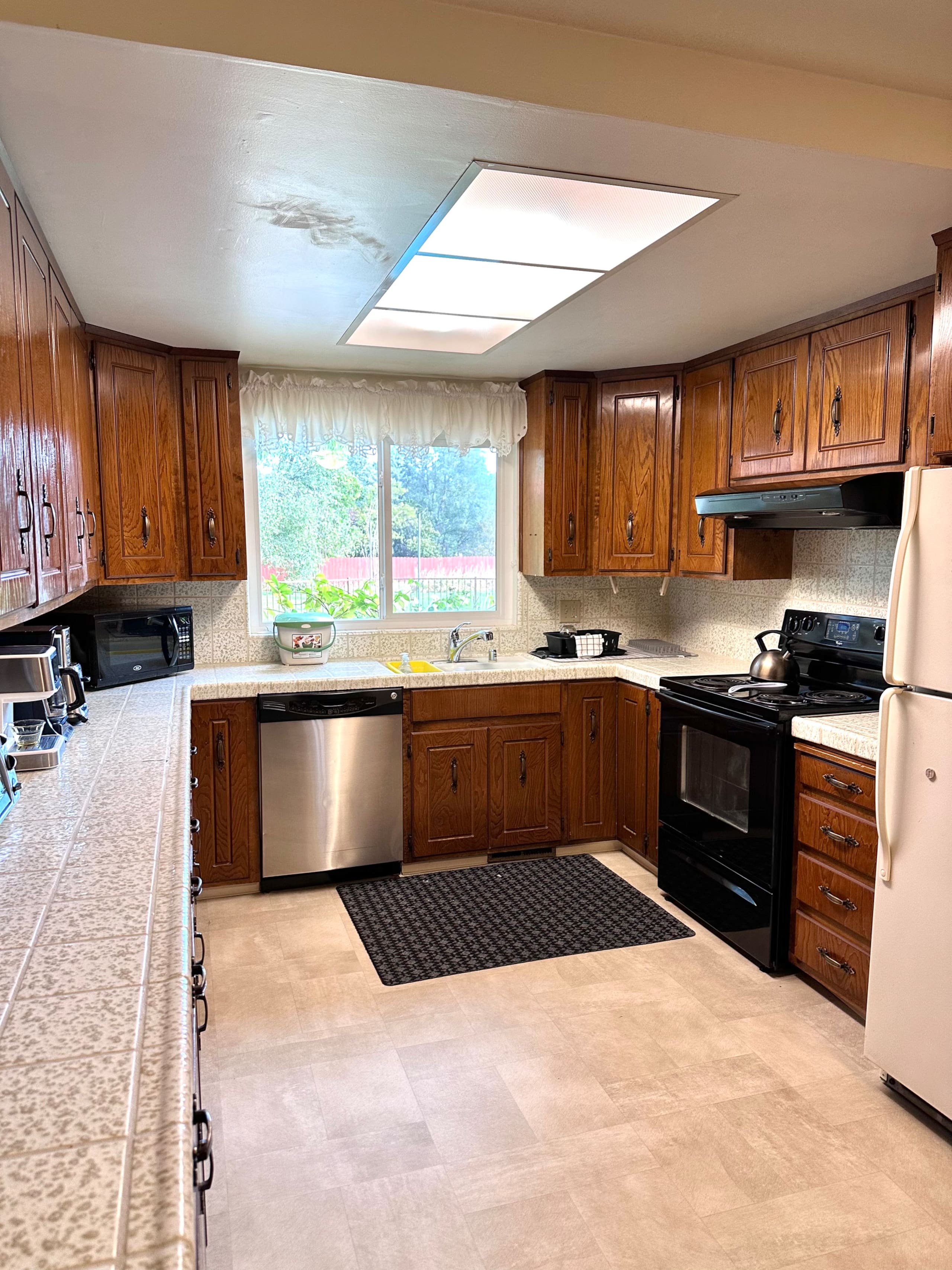 Ranch home with pool, creek & wildlife views - Photo 3