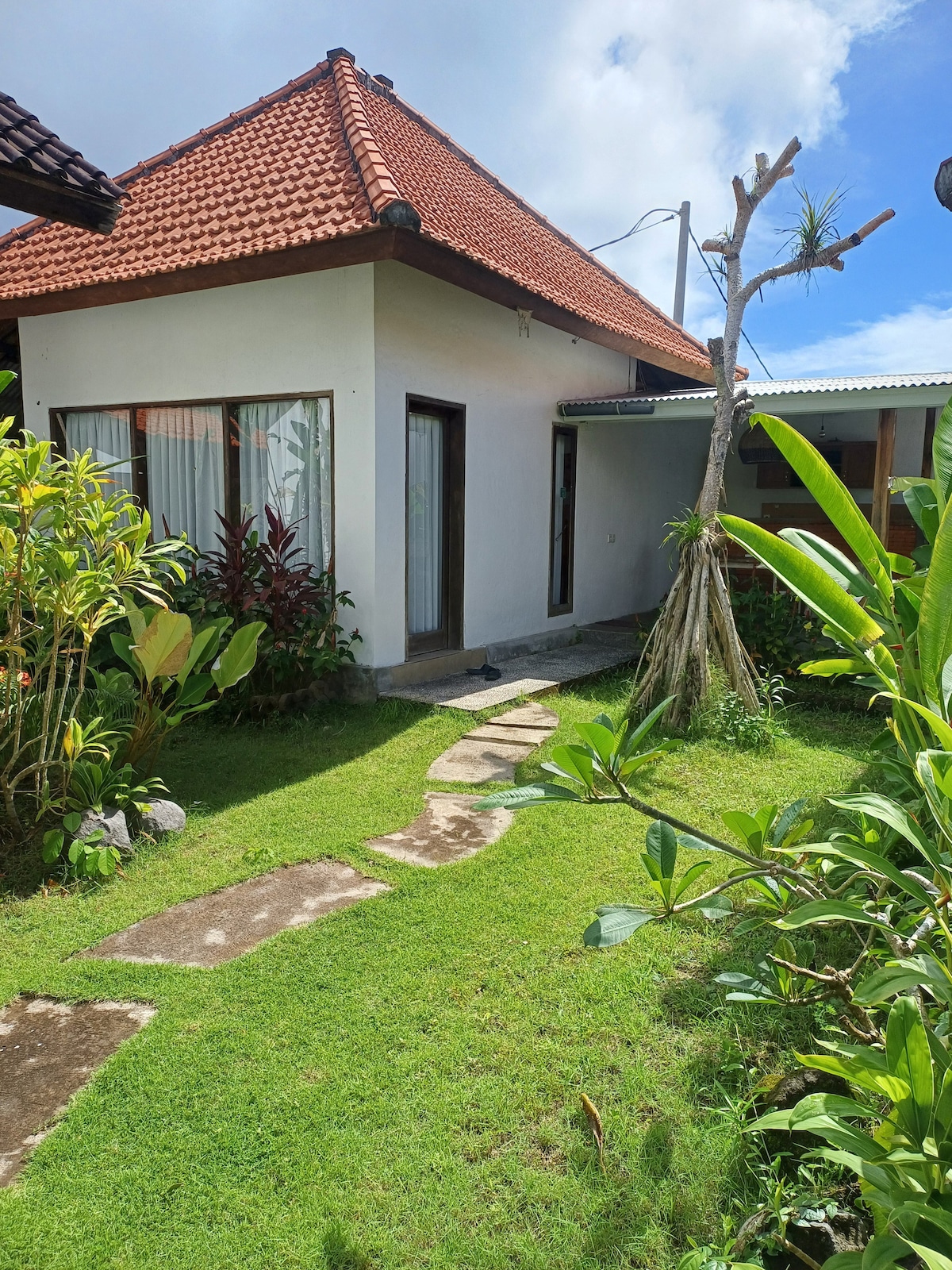 Guesthouse in South Kuta · 1 bedroom · 1 bed · 1 private bath, порівнянний Airbnb