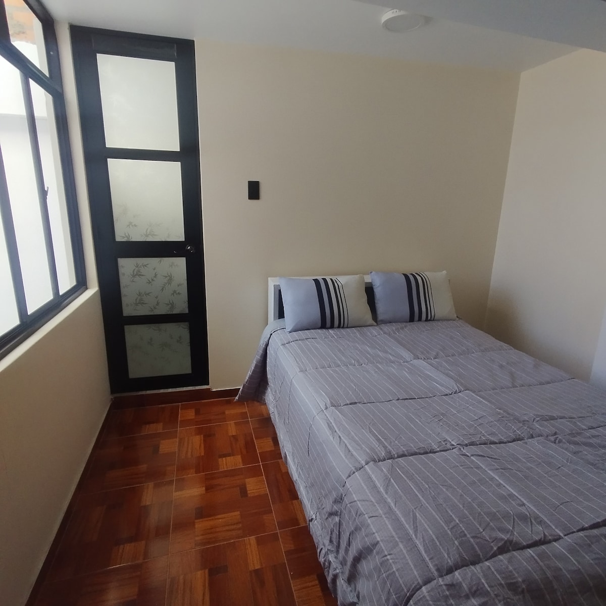 غرفة النوم 1