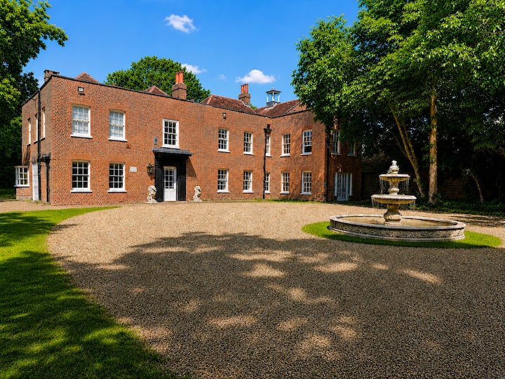 Luxury Grand Windsor Mansion Private 5 Acre Estate - Slough