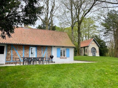 2 Tilleul-view-garden cottages, BBQ, 10 people, parking