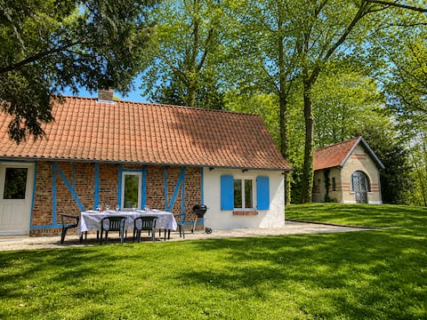 2 Tilleul-view-garden cottages, BBQ, 10 people, parking