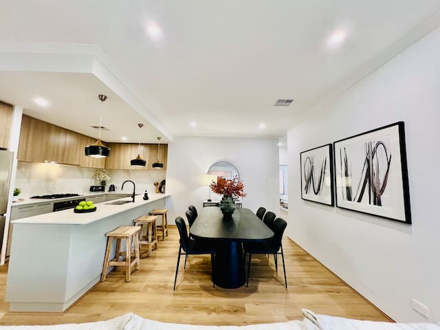 Luxury, Location, and Step-Free Ease — All in One. gallery image 2