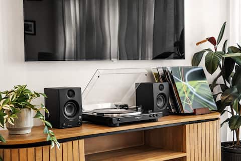 Successful Airbnb property: The Vinyl Abode | Parking, King Bed + CBD Close! in West Melbourne