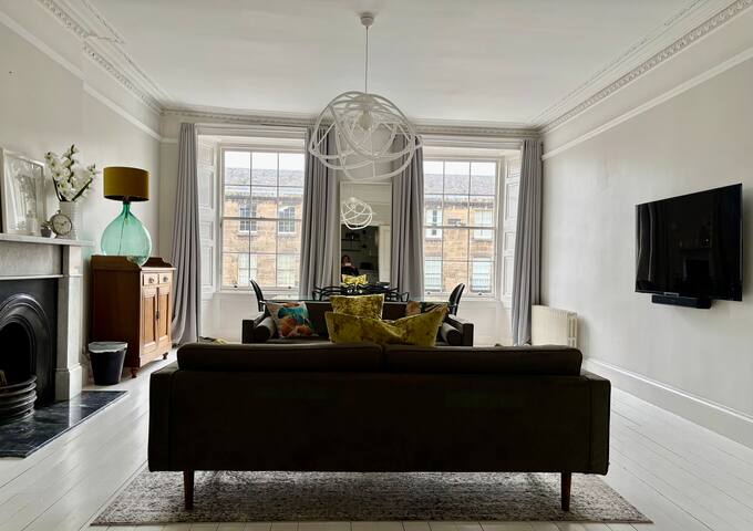 Luxury, Spacious, City Apartment gallery image 3