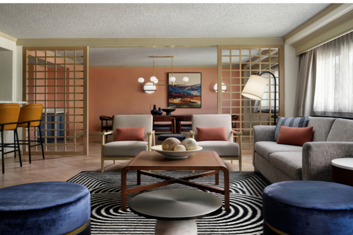 Newly Renovated Hotel Near Lax! Restaurant, Pool! - Los Angeles, CA