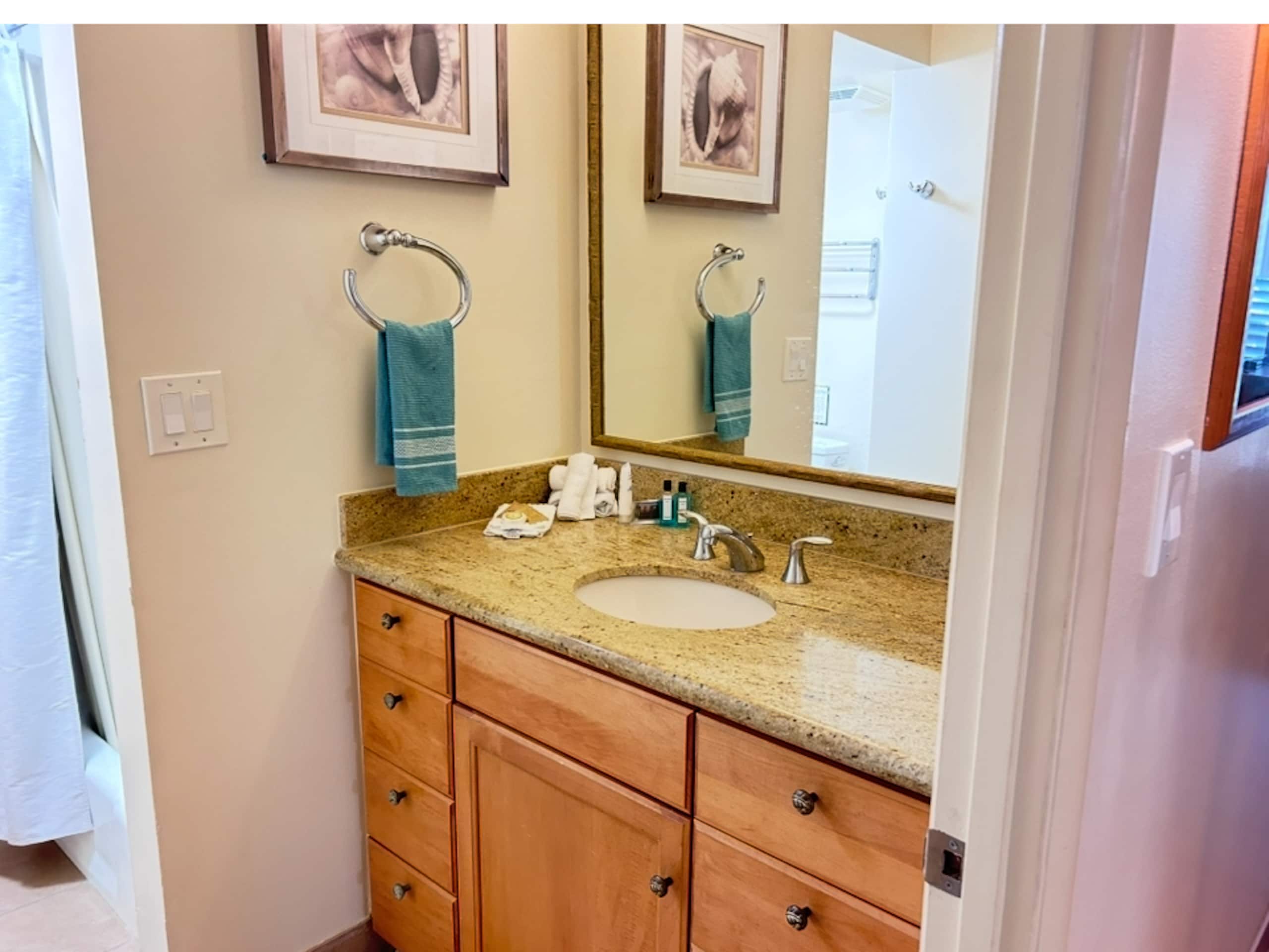 Condo in Lahaina · ★5.0 · 1 bedroom · 3 beds · 1 bath - Image 5