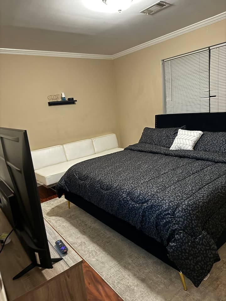 საძინებელი 1