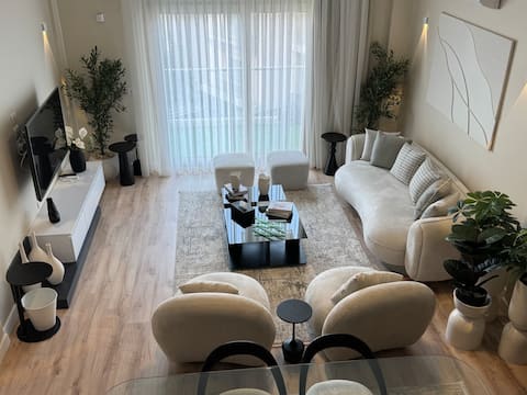 Cozy penthouse w/ heated private pool @ Galleria