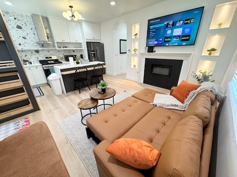 Top performing Airbnb: Welcome to Our Beautiful Guesthouse near Disney in Anaheim