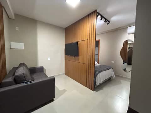 Airbnb em destaque: Full, secure flat • Air conditioning • Work ready em Serra