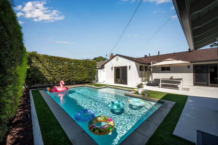 Cactus Cove: pool, game room, arcades, and firepit gallery image 2