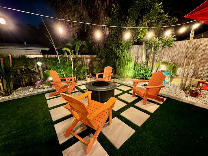 Beauty & The Beach - 1 Min Dr / 5 Min Walk - Cocoa Beach, FL