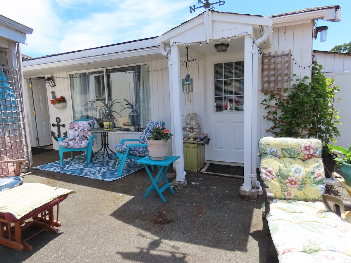 Stories Beach Cottage - Refuge Cove