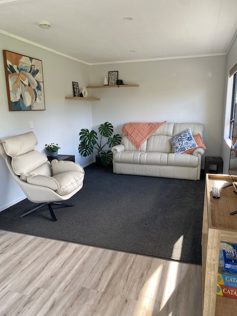 Popular Airbnb listing: Mountain View Cottage in Northland