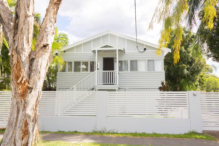 Beautiful Queenslander Getaway gallery image 2
