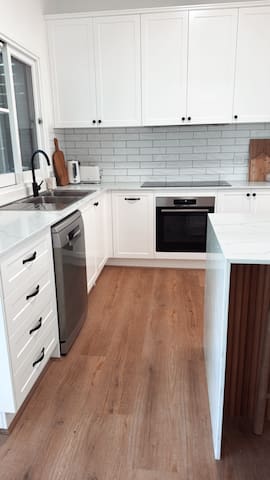 Beautiful Queenslander Getaway gallery image 3