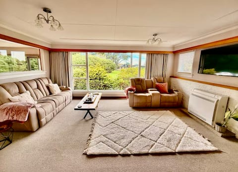 Comfort at Stag Lodge Close by Queens Park & CBD
