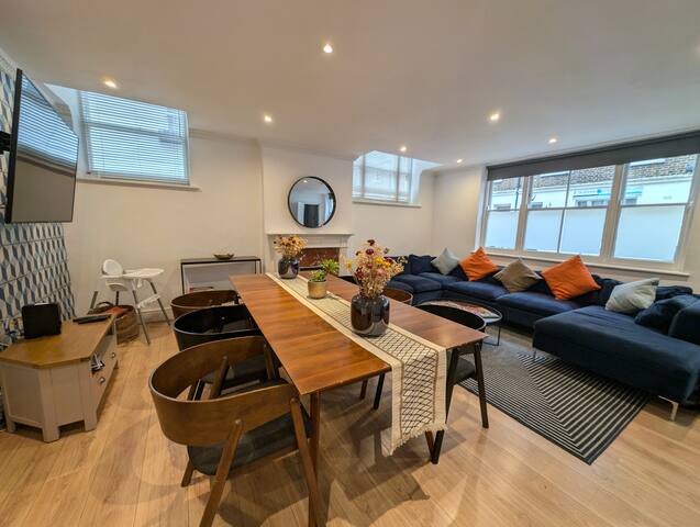 London – High Street Kensington gallery image 2