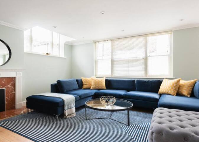 London – High Street Kensington gallery image 5