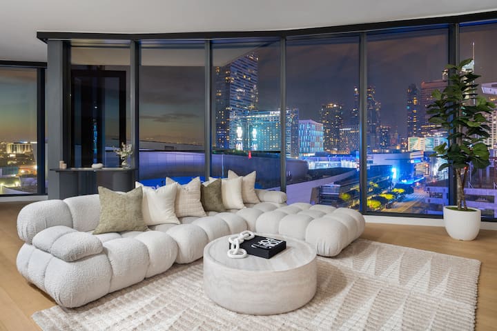 Crypto DTLA 3 Bed Oasis