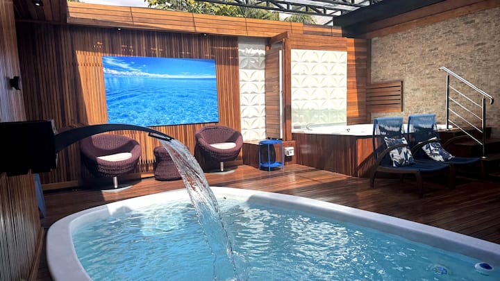 4-Bedroom House | Indoor Heated Pool and Spa
