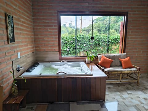 Top Airbnb: Santana 1 Chalet with Hot Tub in Joanópolis