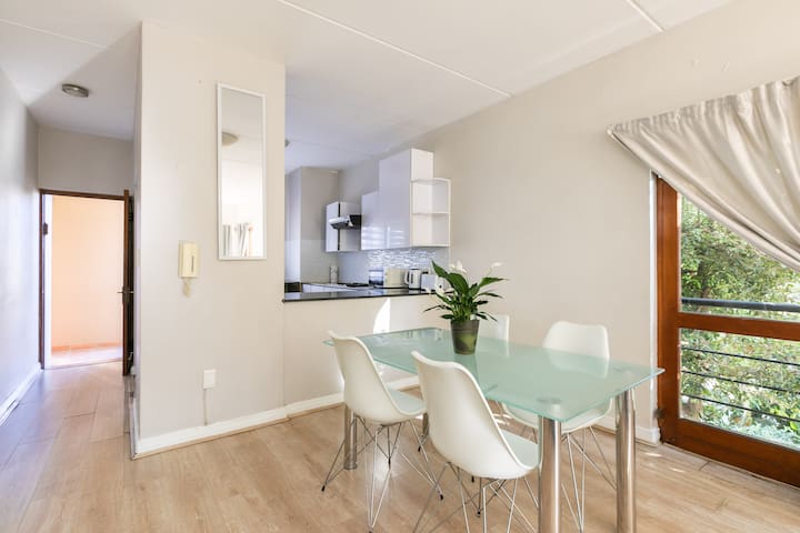 Cozy Retreats managed Airbnb listing 3